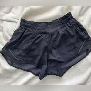 lulu lemon camo black shorts size 4